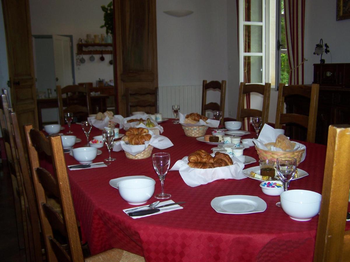 Bed and Breakfast Les Cigales Charols Esterno foto