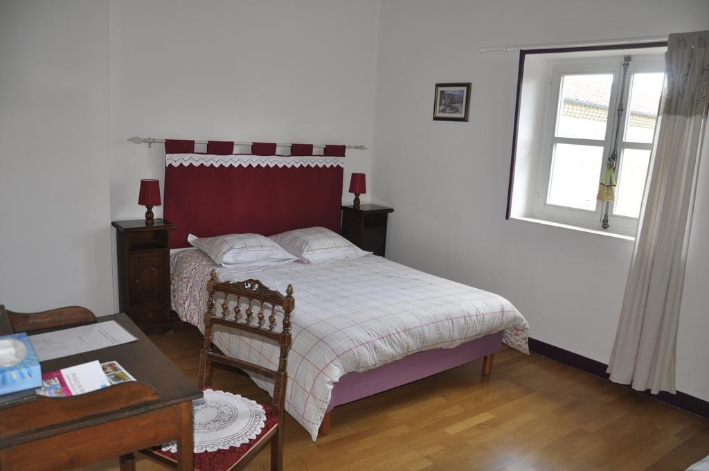 Bed and Breakfast Les Cigales Charols Esterno foto