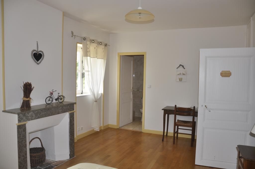 Bed and Breakfast Les Cigales Charols Esterno foto