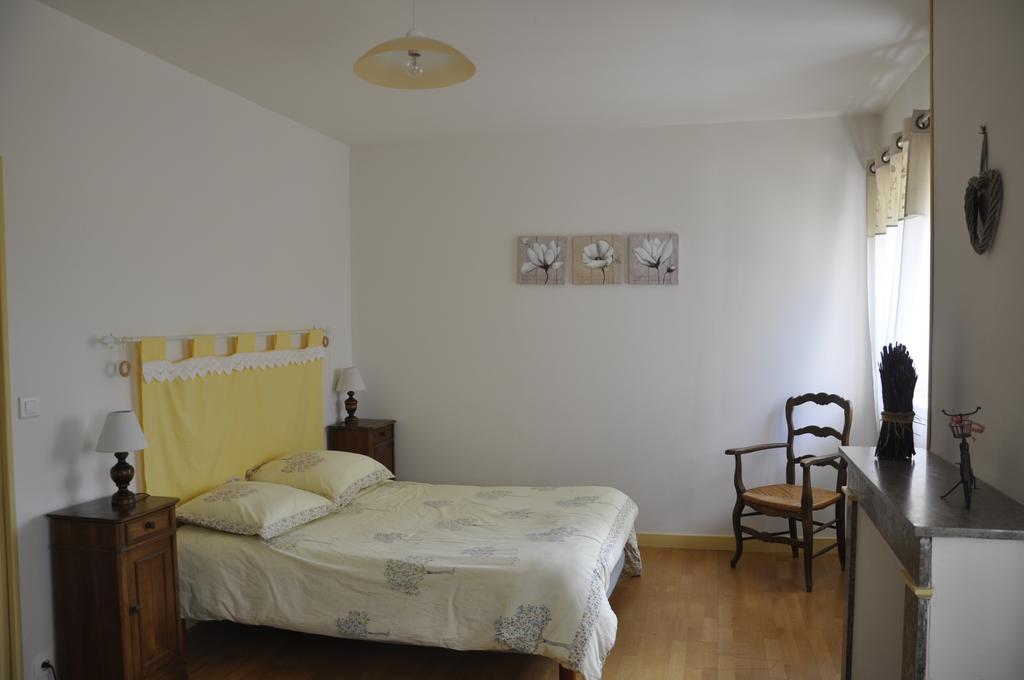 Bed and Breakfast Les Cigales Charols Esterno foto