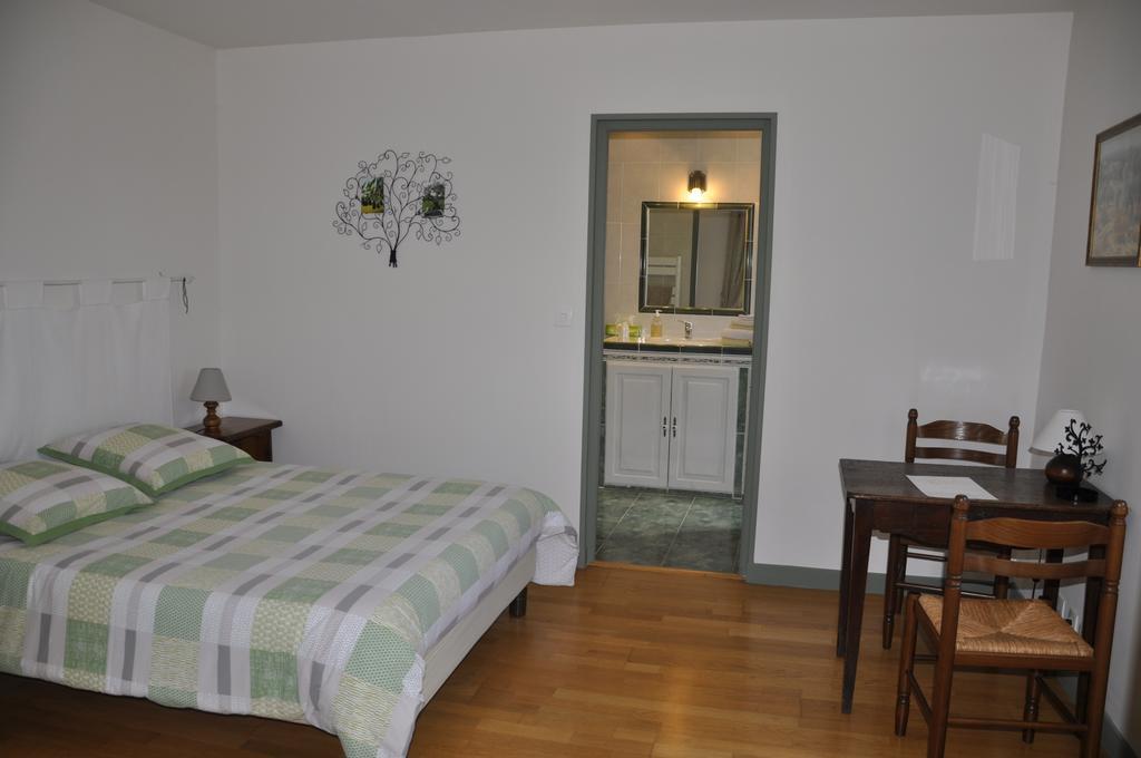 Bed and Breakfast Les Cigales Charols Esterno foto