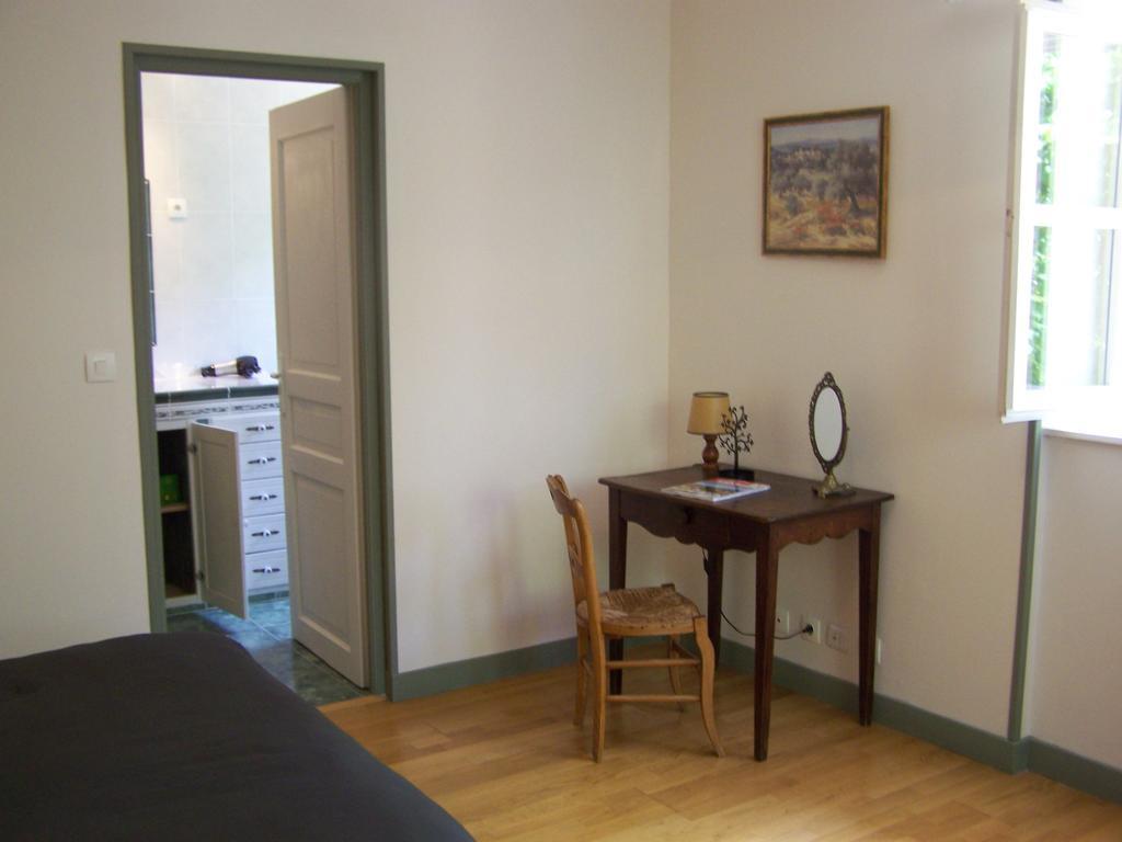 Bed and Breakfast Les Cigales Charols Esterno foto